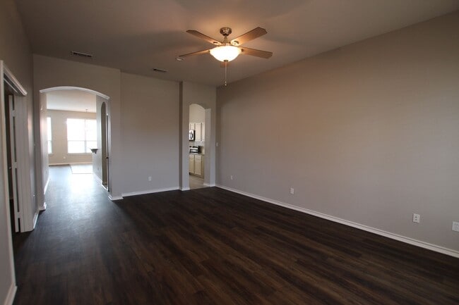 Building Photo - Stunning 3 bed 2 bath in Whitehouse ISD!