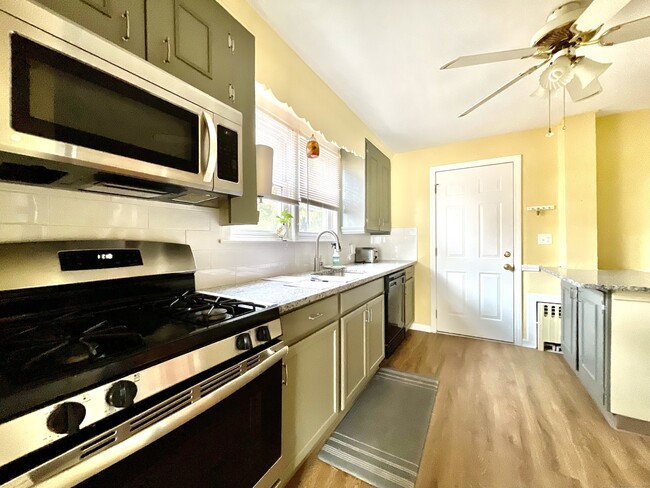 Building Photo - 55 Bronx Ave