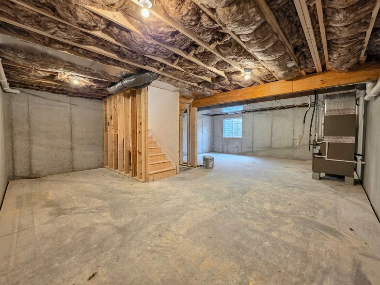 Building Photo - 267 Locust St