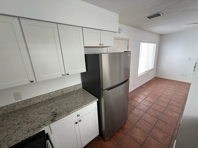 Building Photo - 151 Mariposa