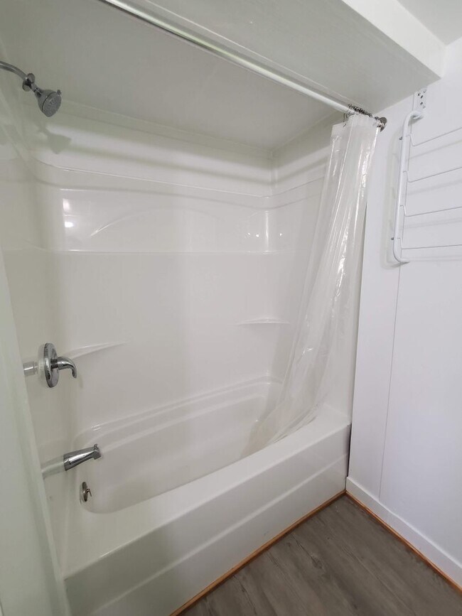 Building Photo - Utilities Included!!!!