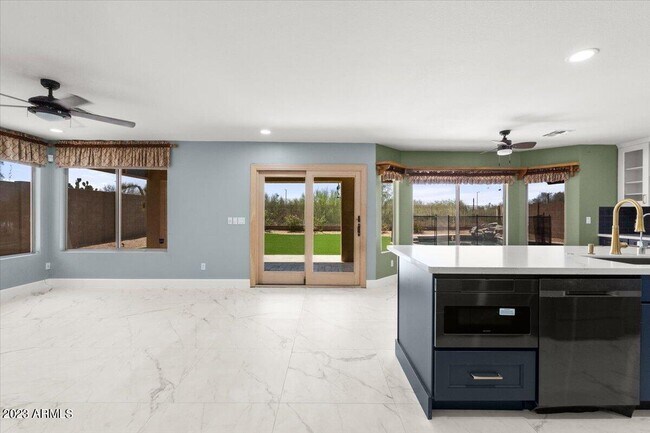 Building Photo - 4615 E Red Range Way