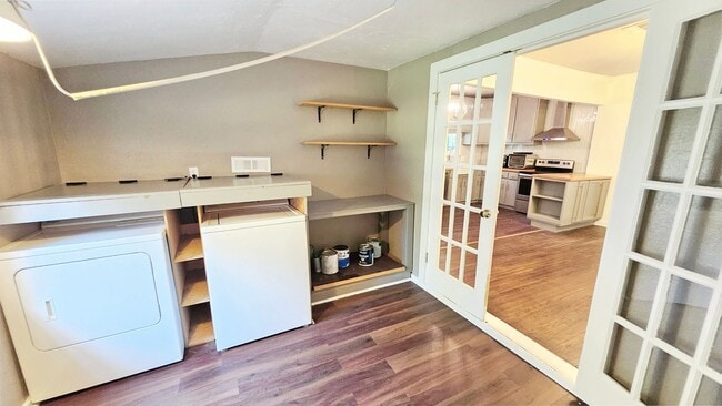 Building Photo - 3 Bed/2 Bath Paseo District Neighbor