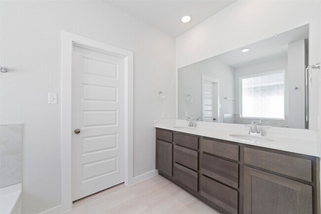 Building Photo - 21614 White Bellflower Ln