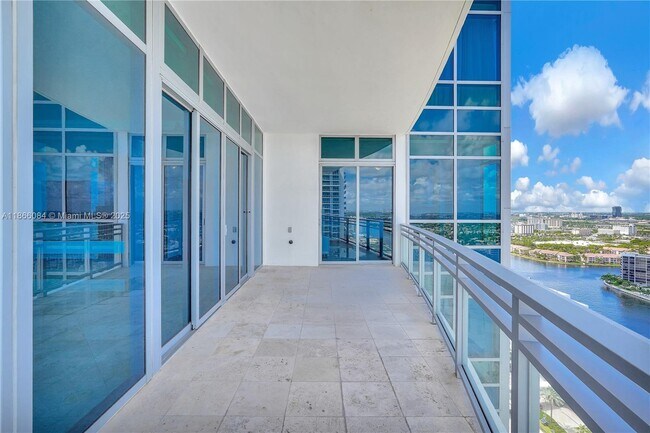 Building Photo - 3535 S Ocean Dr
