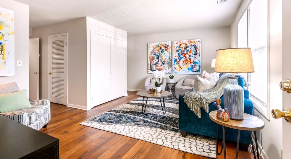 Building Photo - Waterford Square Apartment Homes