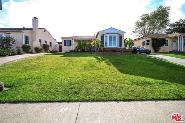 Building Photo - 8029 Airlane Ave
