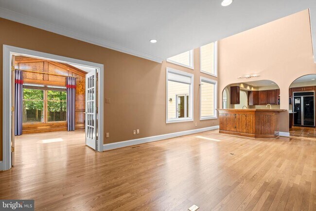 Building Photo - 1301 Daviswood Dr