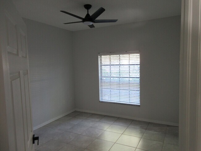 Building Photo - 10490 Chalmer St