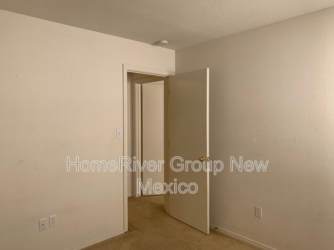 Building Photo - 915 Blackbird Dr SW