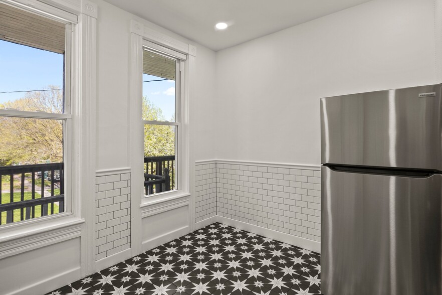 Building Photo - 853 Meigs St