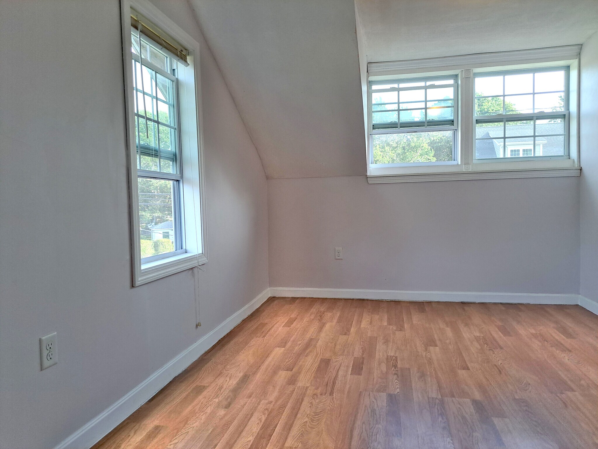 Building Photo - 158 Baker St