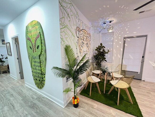 Building Photo - 2462 Hale Ave