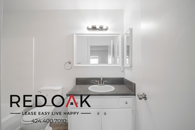 Building Photo - 706 McDonald Ave