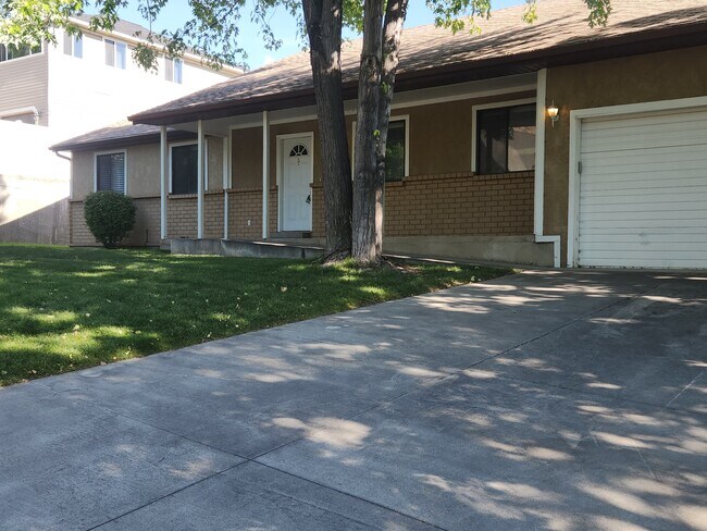 Building Photo - 938 E 25 S