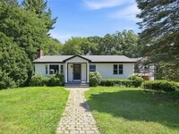 Building Photo - 44 Topsfield Cir