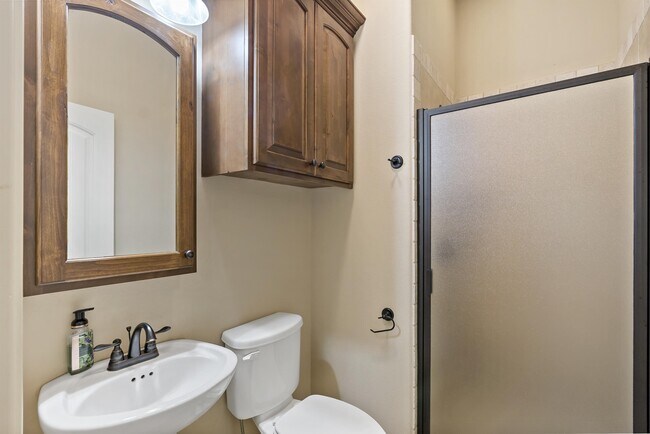 Building Photo - 2509 Kimbolton Dr