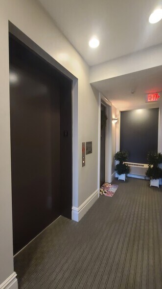 Building Photo - 3121 Central Ave