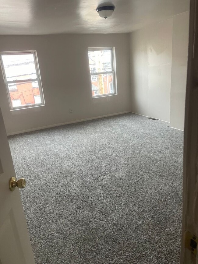 Building Photo - New and affordable