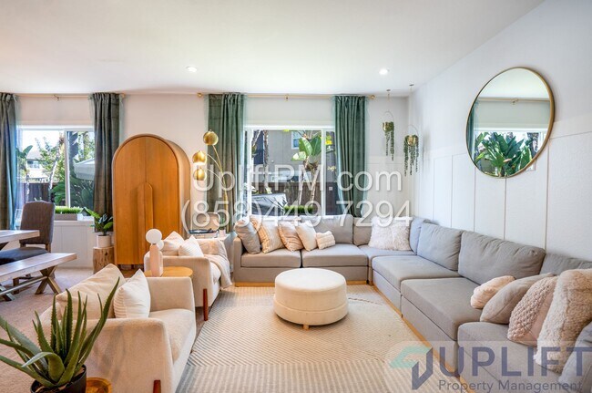 Building Photo - Spacious 5-Bedroom Home with Pool & Spa in...