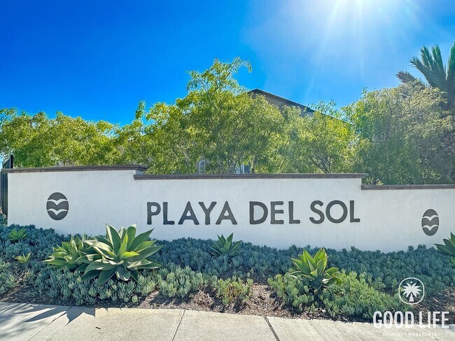 Building Photo - Luxury 3-Level 4BR Home | 1,696 Sq Ft | New Build San Diego Living