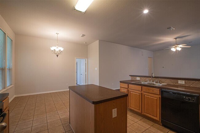 Building Photo - 811 Levi Bend