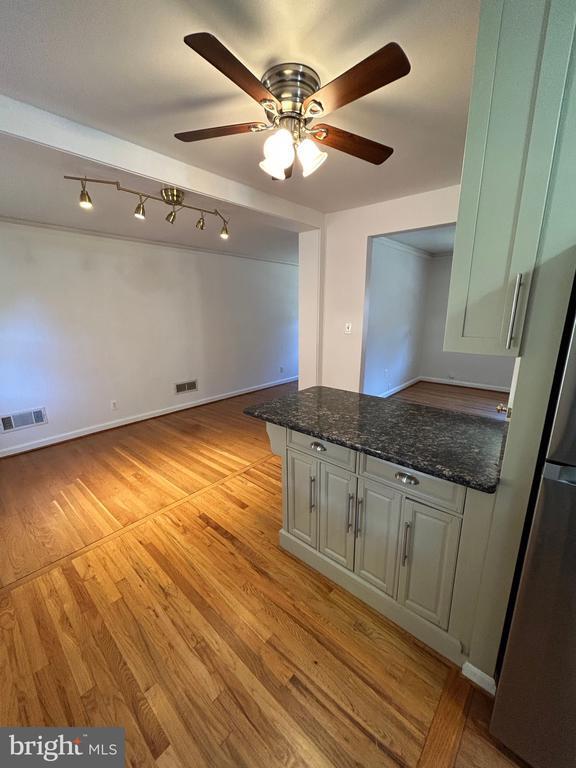 Building Photo - 10804 Drumm Ave