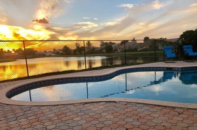 Primary Photo - 6158 Country Fair Cir