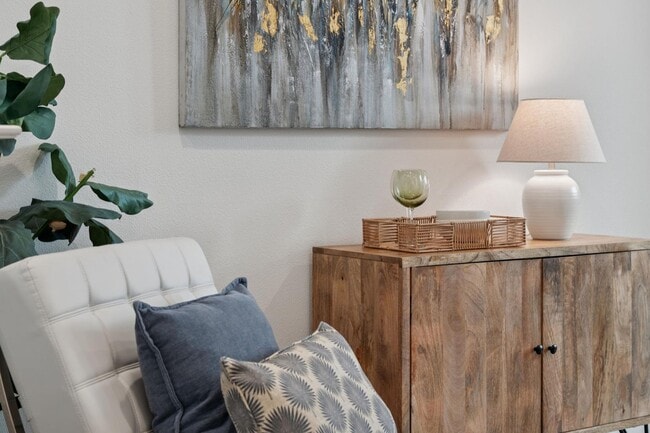 Building Photo - 3479 Client Cmn