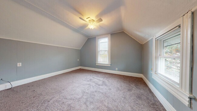 Building Photo - 2 bedroom in Shelby School District!