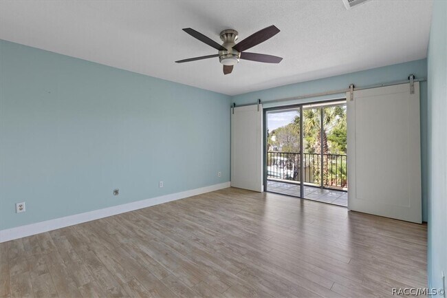 Building Photo - 11310 W Bayshore Dr