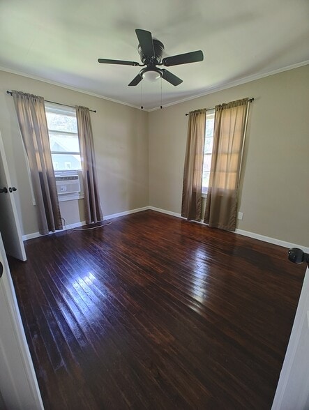 Building Photo - 101 Blue Ln