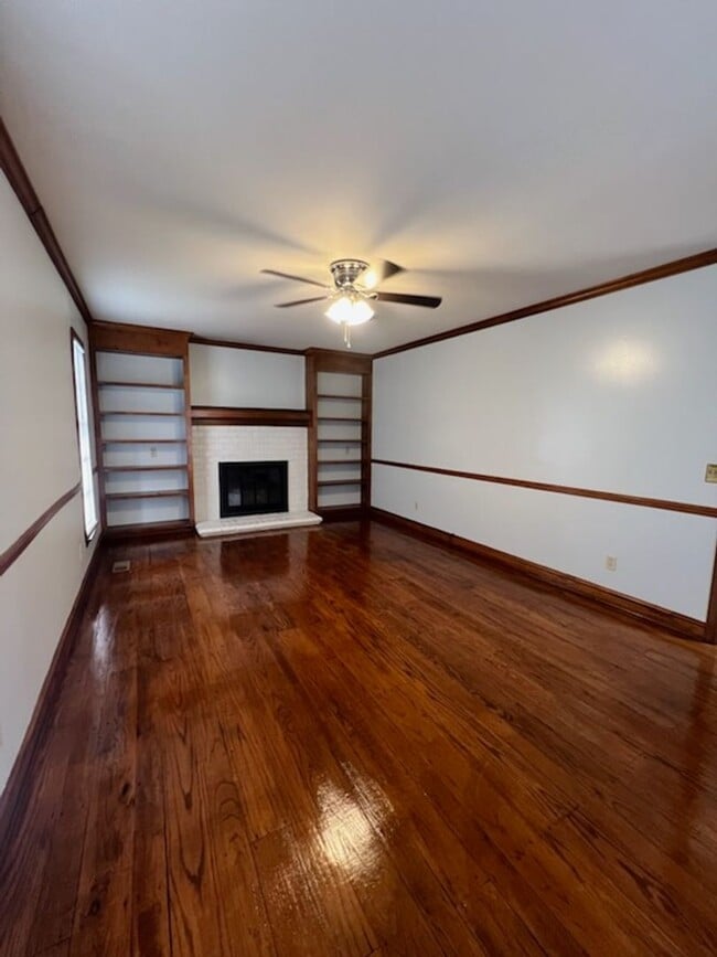 Building Photo - 417 N Ebenezer Rd