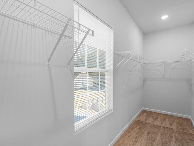 Building Photo - 223 Monarch Village Way