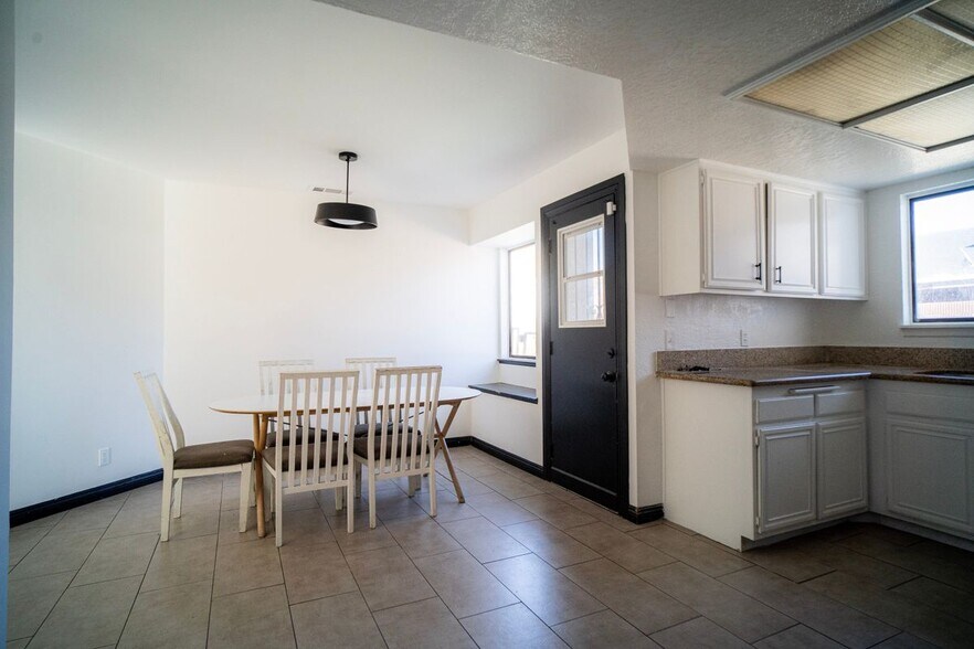 Building Photo - 837 Sunrise Ct