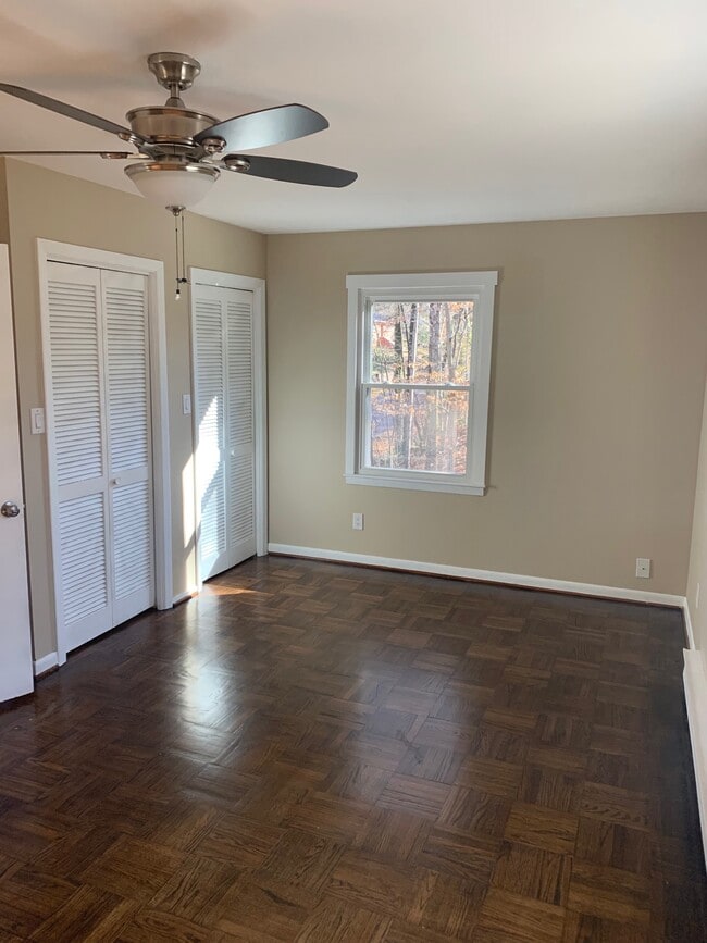 Building Photo - 217 Morehead St