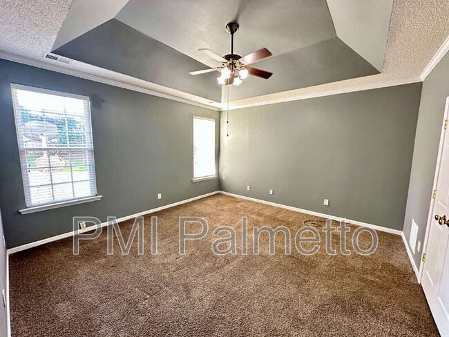 Building Photo - 303 Buckthorne Dr