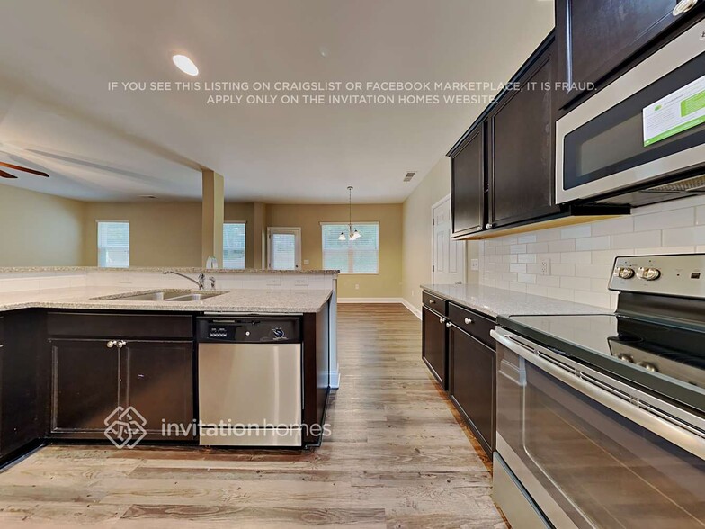 Building Photo - 9931 Maywine Cir