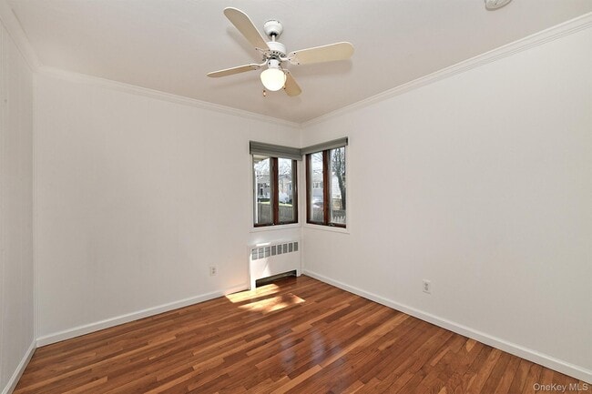 Building Photo - 110 Dix Hills Rd