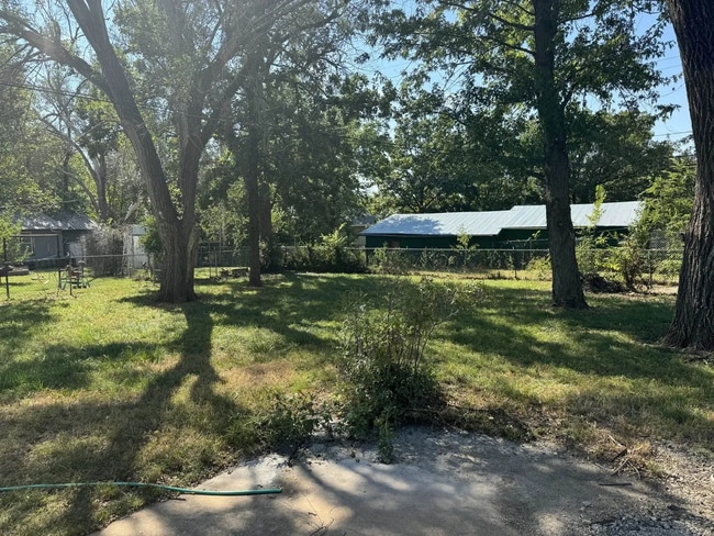 Building Photo - 1231 Shelden St