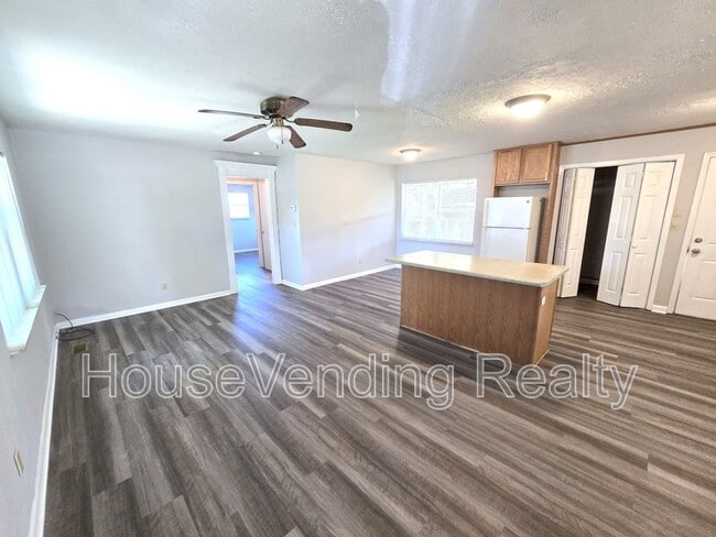 Building Photo - 2326 Grove St