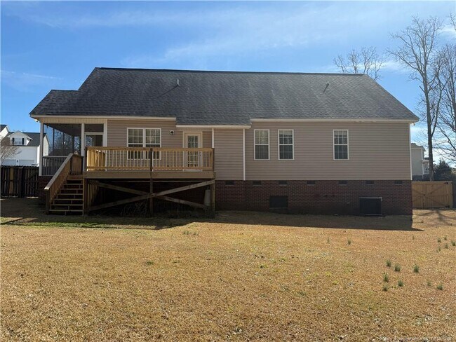 Building Photo - 352 Old Field Loop