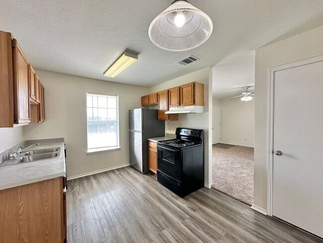 Building Photo - AVAILABLE NOW; APPLY AT OUR WEBSITE TODAY!!