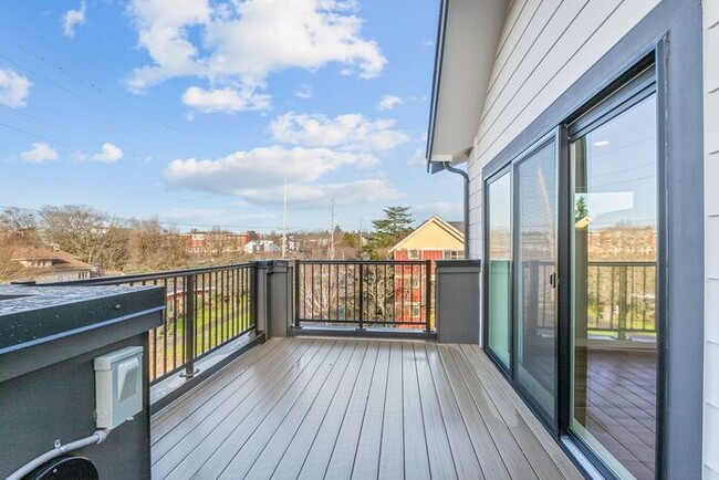 Building Photo - Stunning Brand-New Ballard Townhome with A...