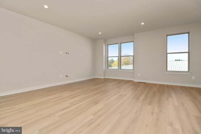 Building Photo - 2176 Glacier Rd