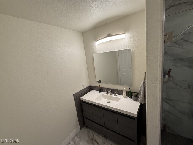 Building Photo - 2433 Antler Point Dr