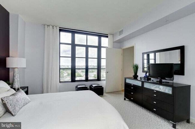 Building Photo - 437 New York Ave NW