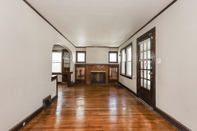 Building Photo - 2 Bedroom 1 bath Single Family Home