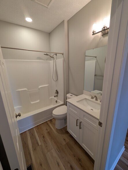 Building Photo - 7656 Meadow Brooke Way