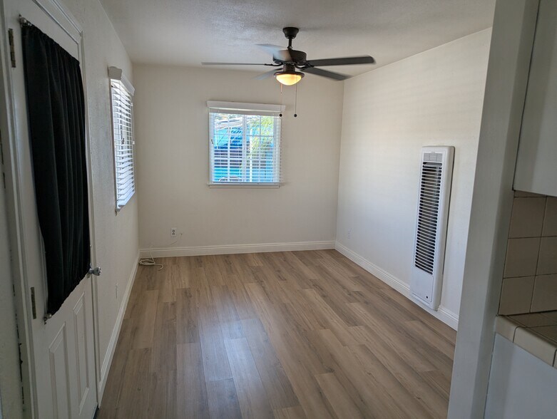 Building Photo - 4919 La Rica Ave